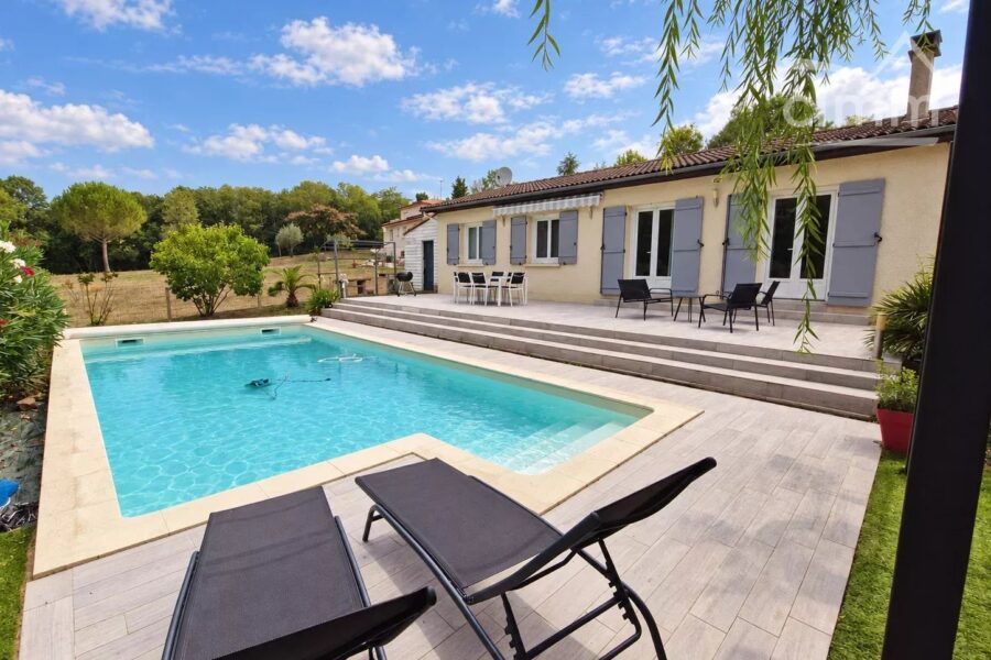 Maison à vendre à Montguyon — Vue parc & jardin — photo 1