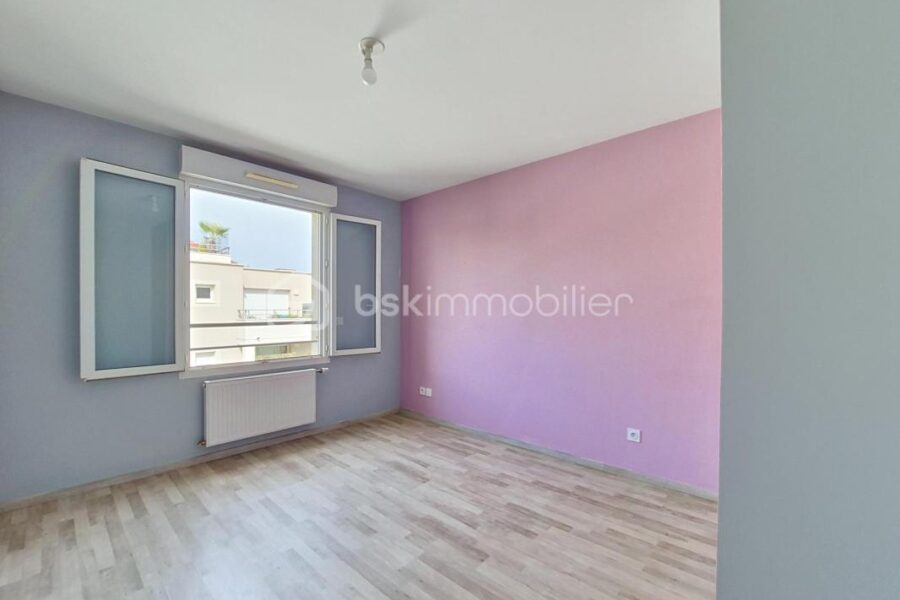 Appartement à vendre à Vénissieux — Vue sur la ville — photo 11