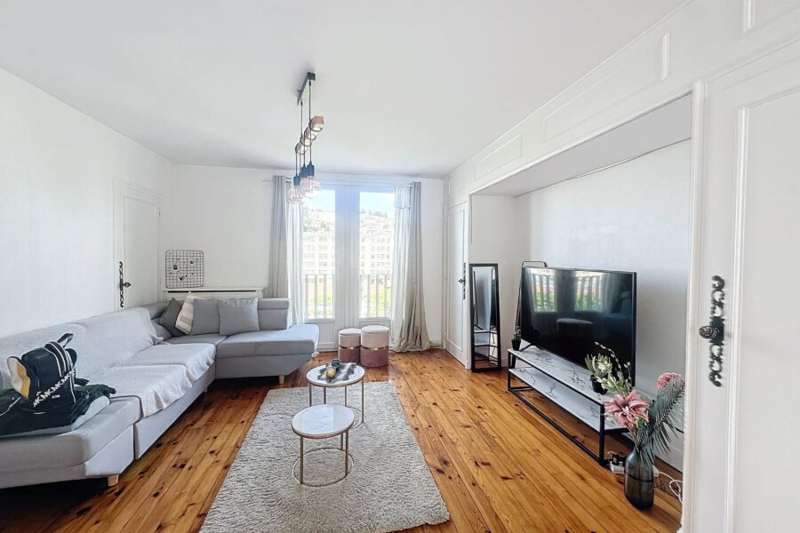 Appartement à louer à Saint-Étienne — Vue sur la ville — photo 11