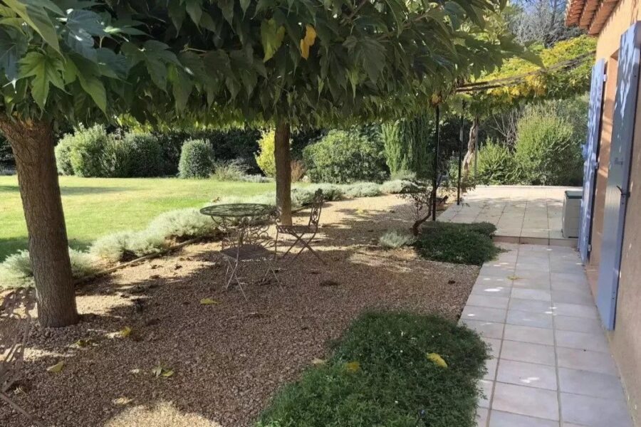 Maison à vendre à Cotignac — Vue parc & jardin — photo 10