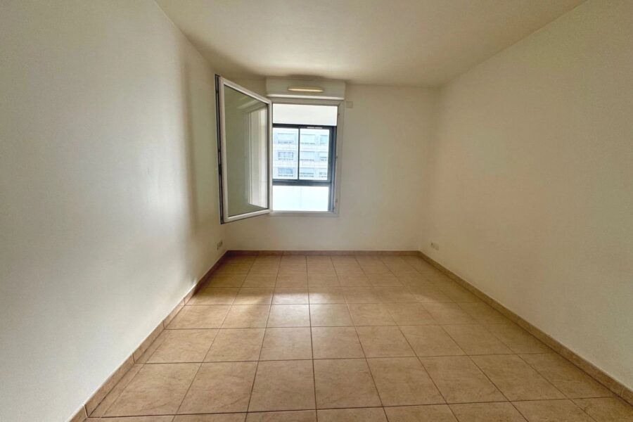 Appartement à vendre à Marseille 8ème — Vue sur la ville — photo 25