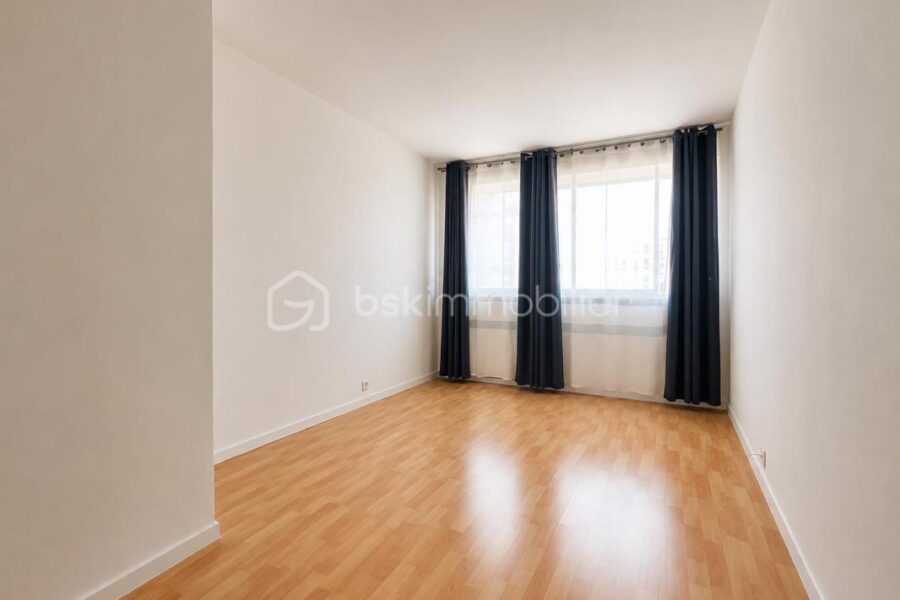 Appartement à vendre à Bobigny — Vue sur la ville — photo 12