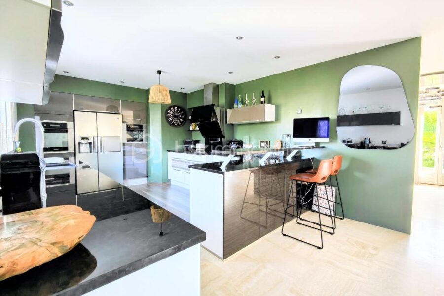 Maison à vendre à Jouars pontchartrain — Vue parc & jardin — photo 12