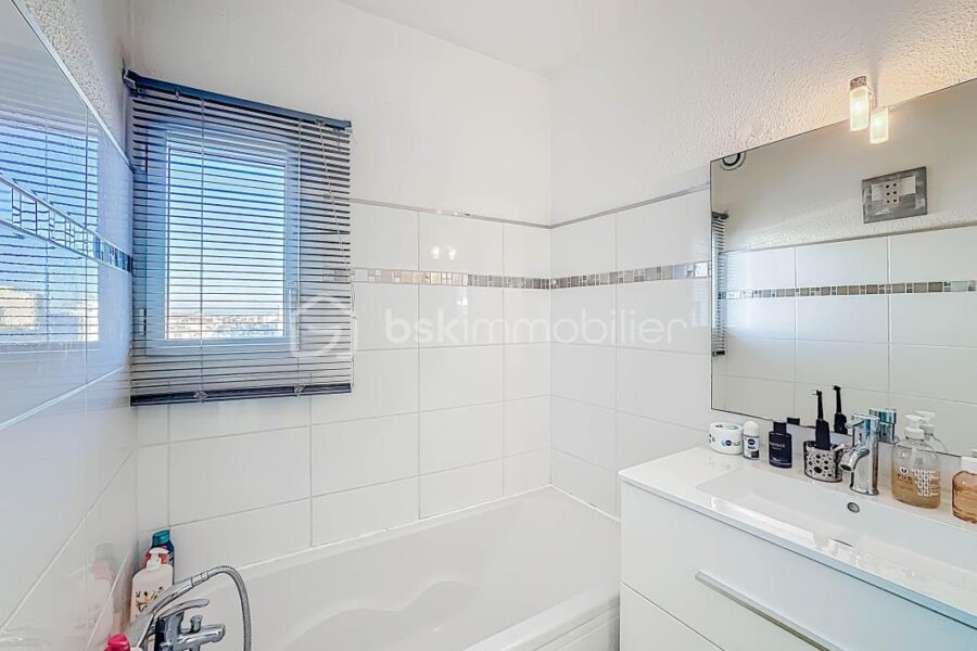 Appartement à vendre à Palavas les flots — Vue sur la ville — photo 12