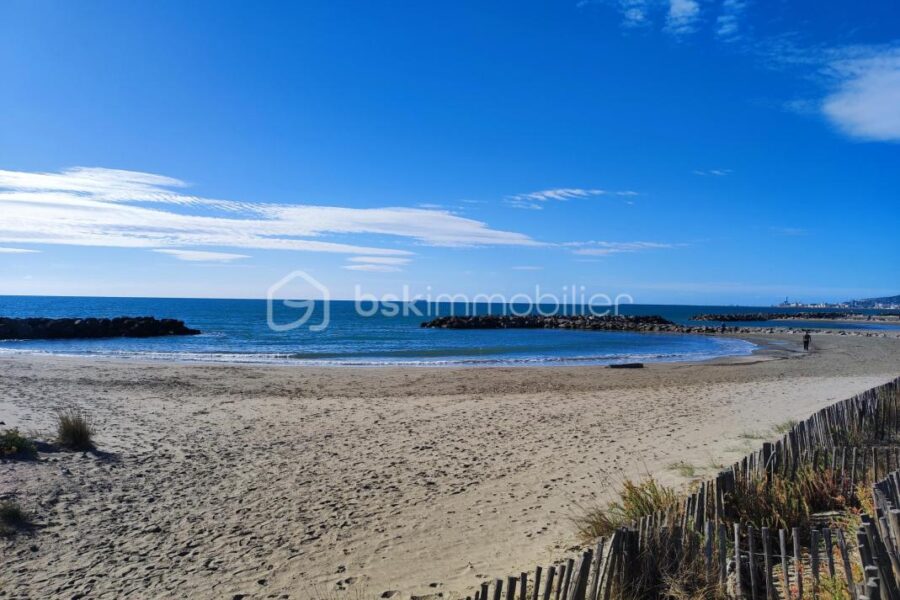 Terrain à vendre à Frontignan — Vue mer — photo 1