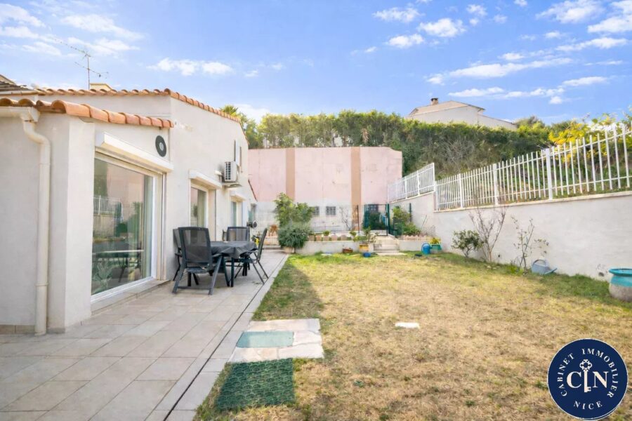 Maison à vendre à Nice — Vue sur la ville — photo 5