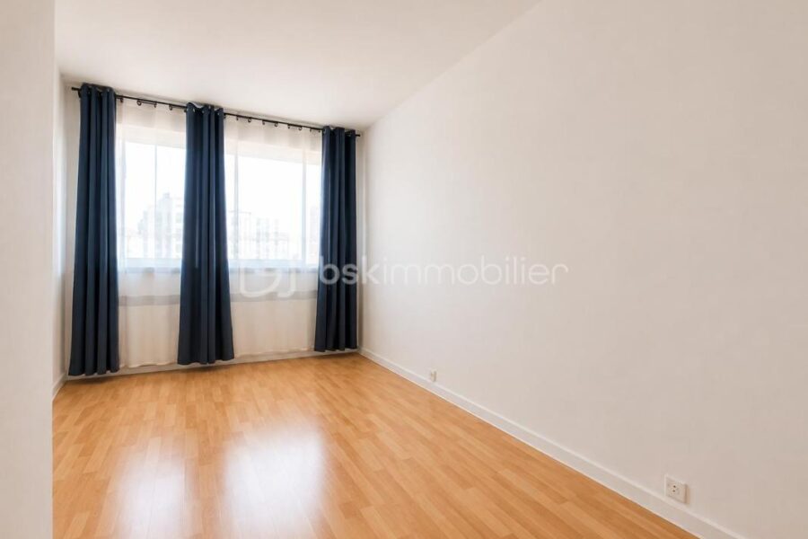 Appartement à vendre à Bobigny — Vue sur la ville — photo 13