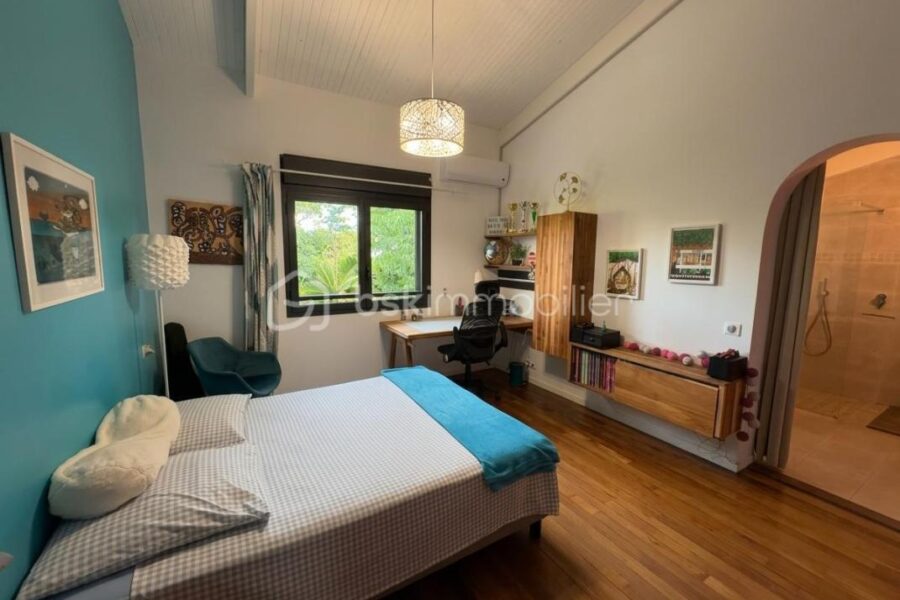 Maison à vendre à Saint gilles les bains — Vue mer — photo 13