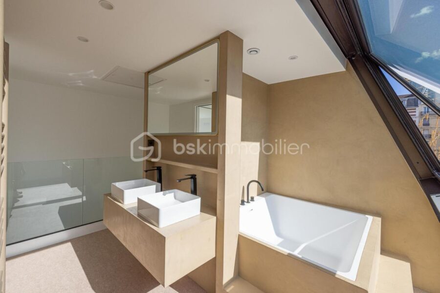 Maison à vendre à Paris 14e arrondissement — Vue sur la ville — photo 14