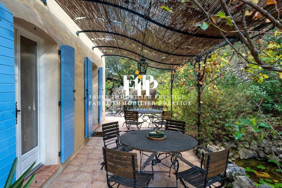 Maison à vendre à Saint-maximin-la-sainte-baume — Vue nature — photo 9