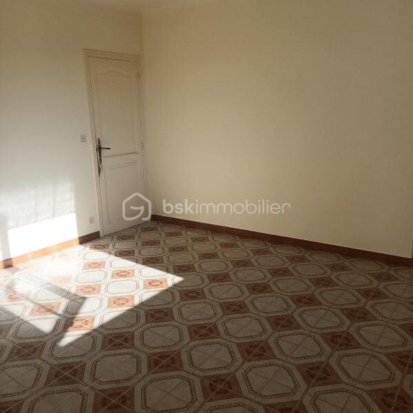 Maison à vendre à Saint hilaire d ozilhan — Vue nature — photo 14