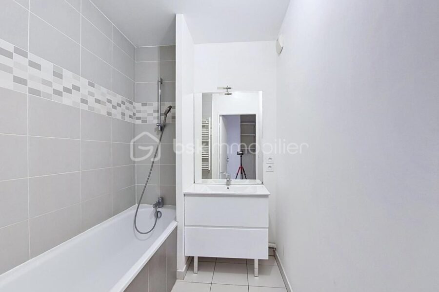 Appartement à vendre à Vénissieux — Vue sur la ville — photo 14