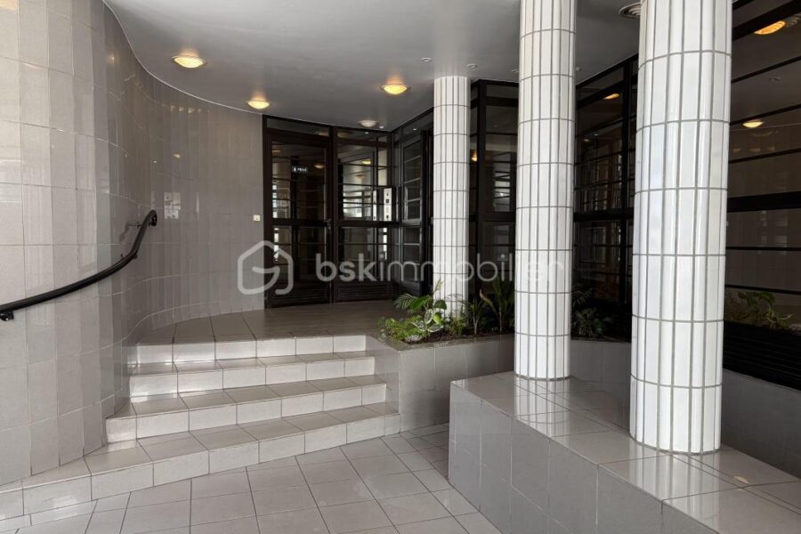 Appartement à vendre à Paris 15e arrondissement — Vue sur la ville — photo 15