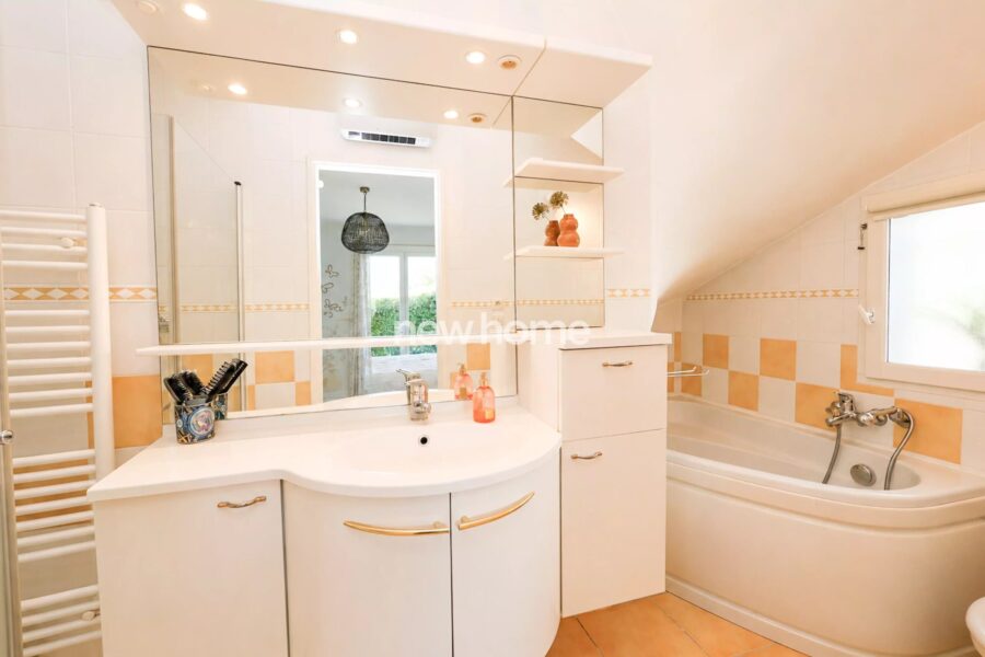 Maison à vendre à Salernes — Vue montagne — photo 20