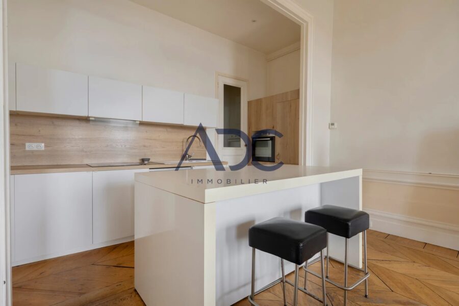 Appartement à vendre à Bordeaux — Vue fleuve — photo 4