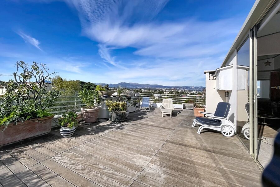 Appartement à vendre à Antibes — Vue mer — photo 1