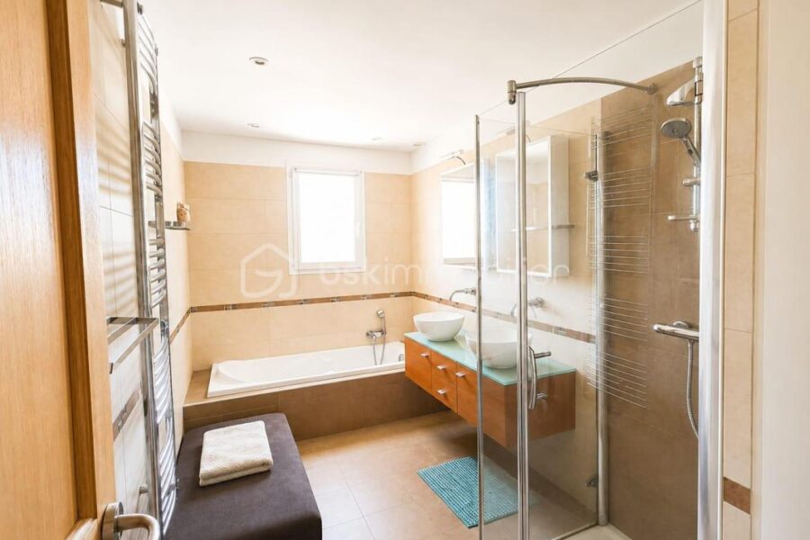 Maison à vendre à Saint pons de thomieres — Vue montagne — photo 17