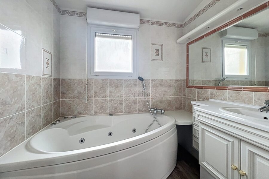 Appartement à vendre à La ciotat — Vue mer — photo 6