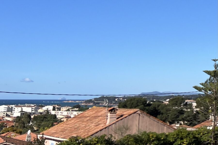 Appartement à vendre à Six-fours-les-plages — Vue mer — photo 1