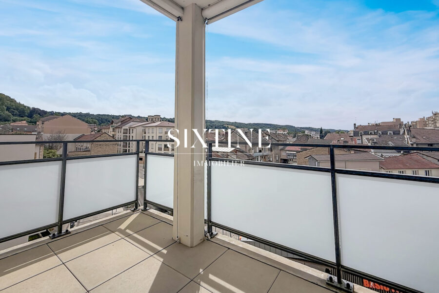 Appartement à vendre à Bourgoin-jallieu — Vue sur la ville — photo 14