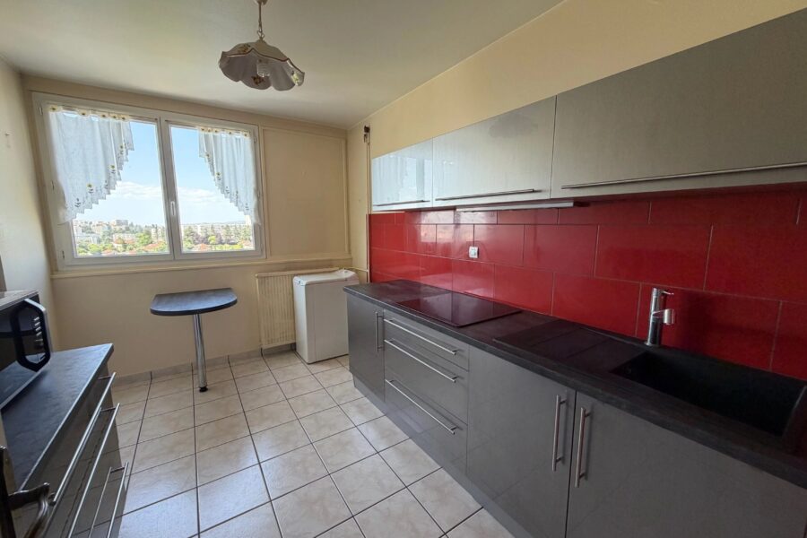 Appartement à vendre à Saint-Étienne — Vue sur la ville — photo 4