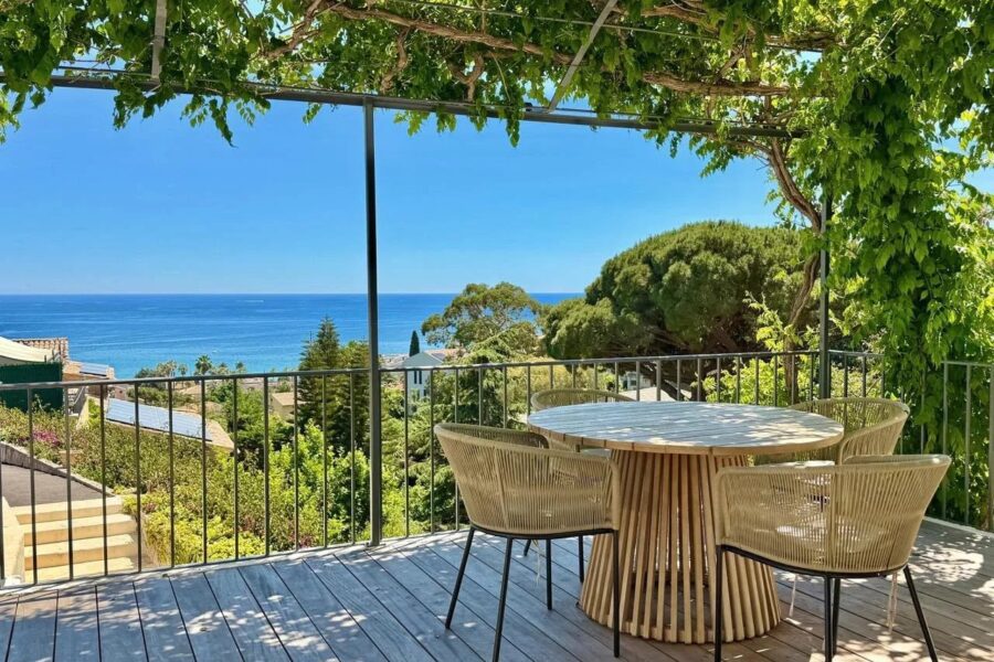 Maison à vendre à Golfe-juan — Vue mer — photo 1