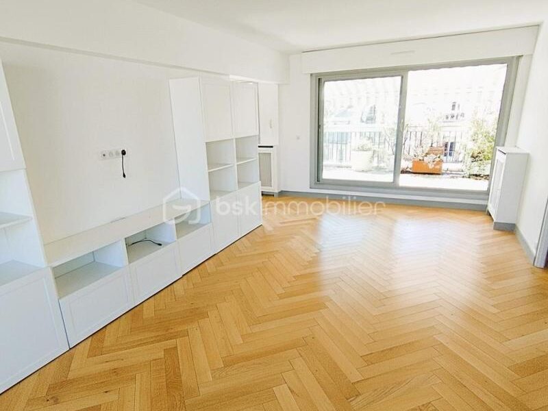 Appartement à vendre à Paris 12e arrondissement — Vue sur la ville — photo 2