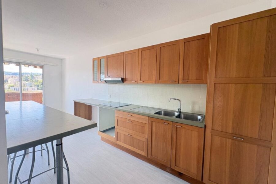 Appartement à louer à Nice — Vue sur la ville — photo 3