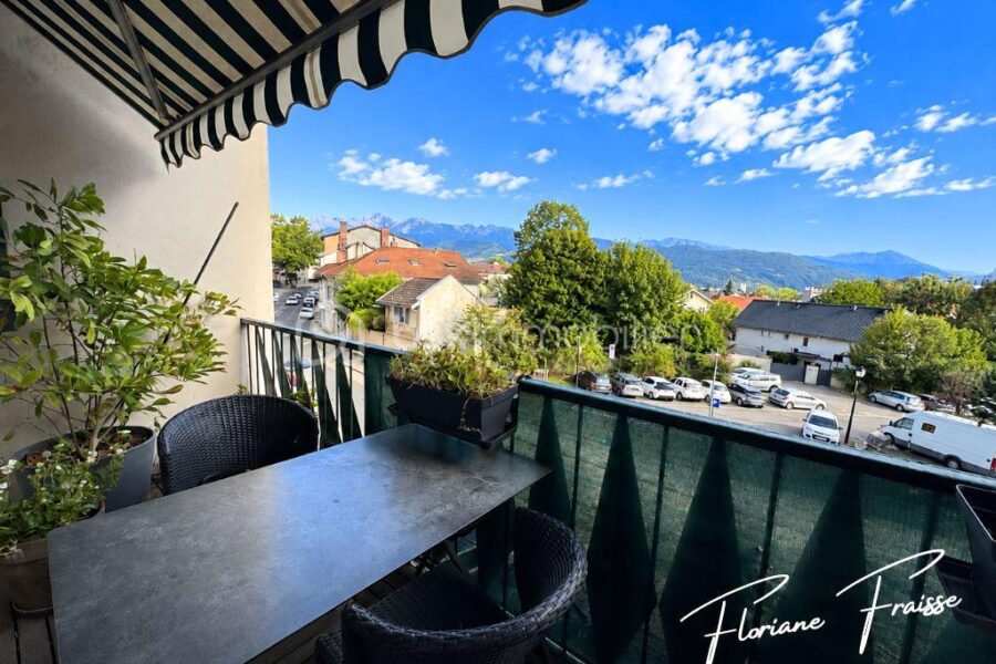 Appartement à vendre à La tronche — Vue montagne — photo 1