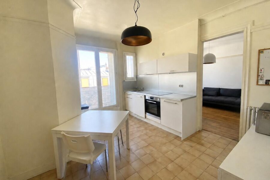 Appartement à vendre à Paris — Vue sur la ville — photo 3