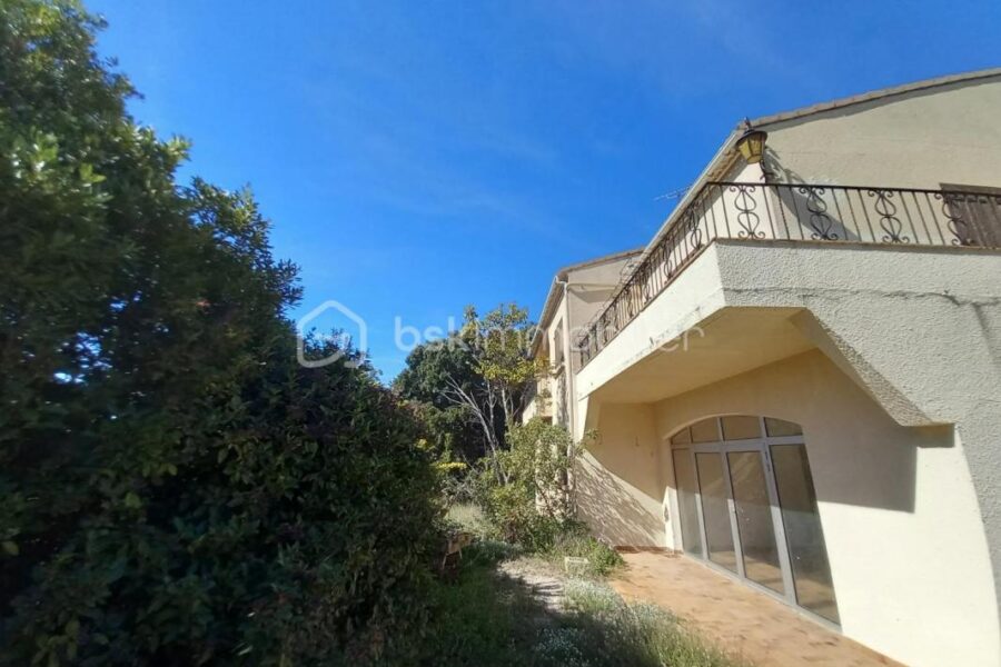 Maison à vendre à Saint hilaire d ozilhan — Vue nature — photo 3