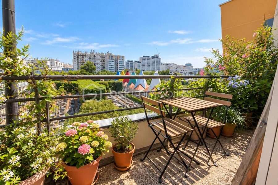 Appartement à vendre à Paris 15e arrondissement — Vue sur la ville — photo 2
