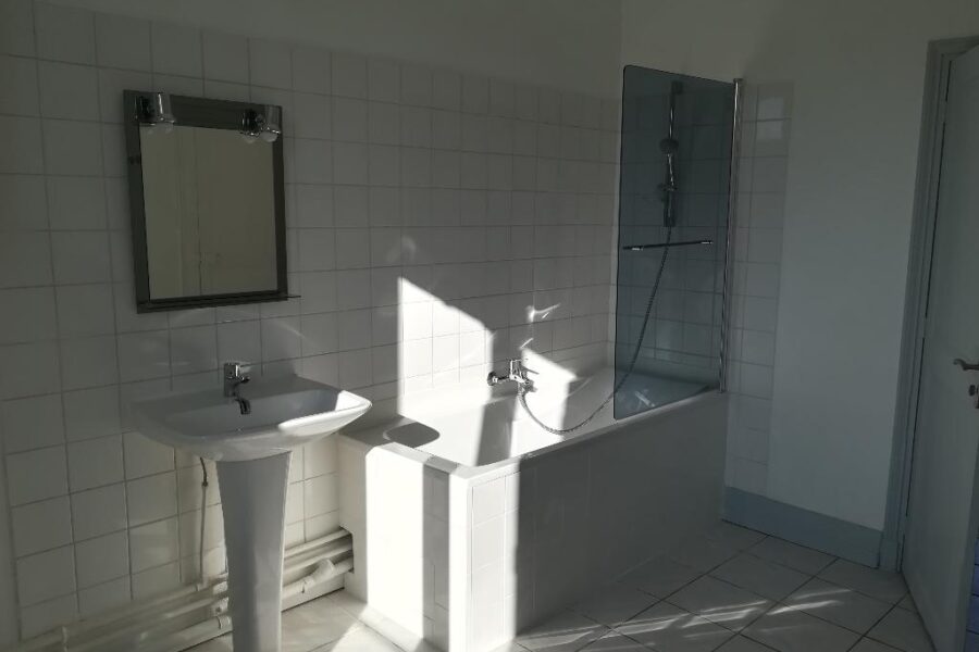 Appartement à louer à Clamecy — Vue sur la ville — photo 3