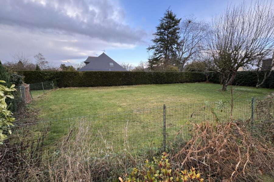 Terrain à vendre à Saint sulpice la foret — Vue dégagée — photo 2