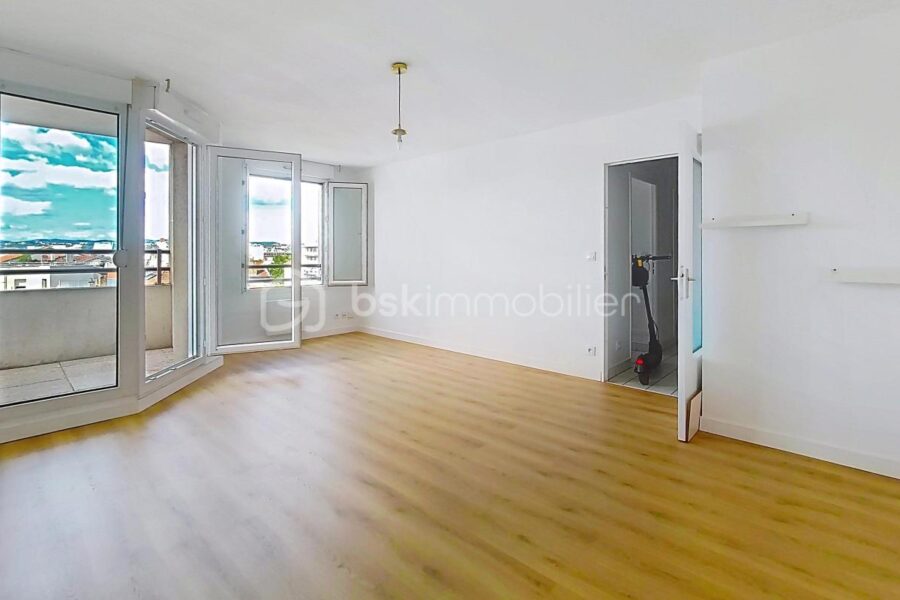 Appartement à vendre à Villeurbanne — Vue sur la ville — photo 3
