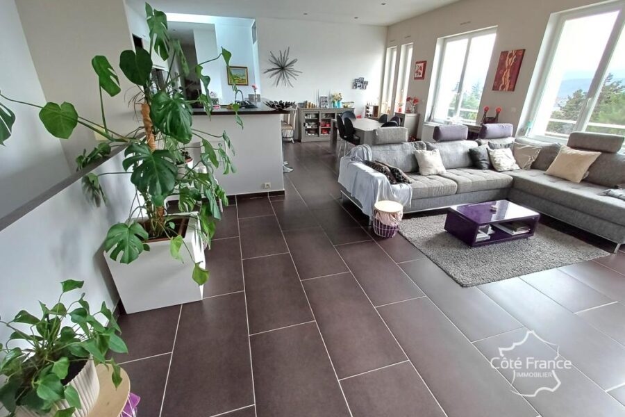 Appartement à vendre à Aubenas — Vue sur la ville — photo 3