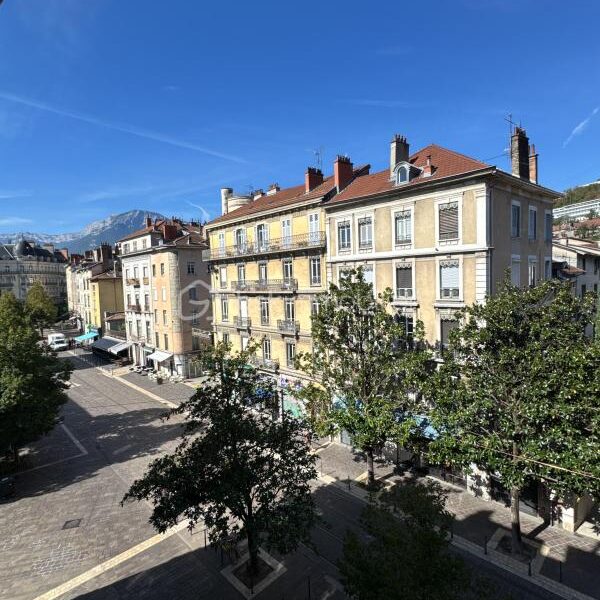 Appartement à vendre à Grenoble — Vue sur la ville — photo 1