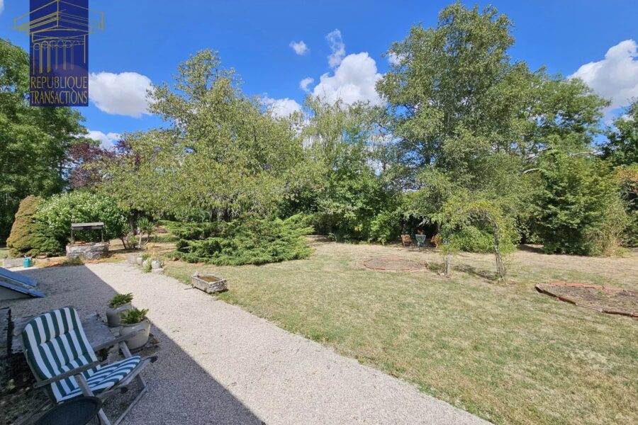 Maison à vendre à Pierre-de-bresse — Vue nature — photo 1