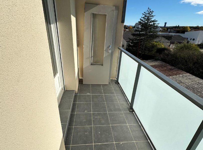 Appartement à vendre à Saint rambert d&rsquo;albon — Vue sur la ville — photo 9