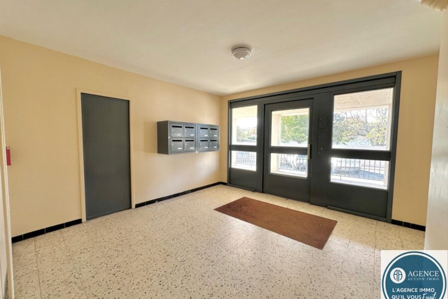 Appartement à vendre à Saint rambert d&rsquo;albon — Vue sur la ville — photo 5