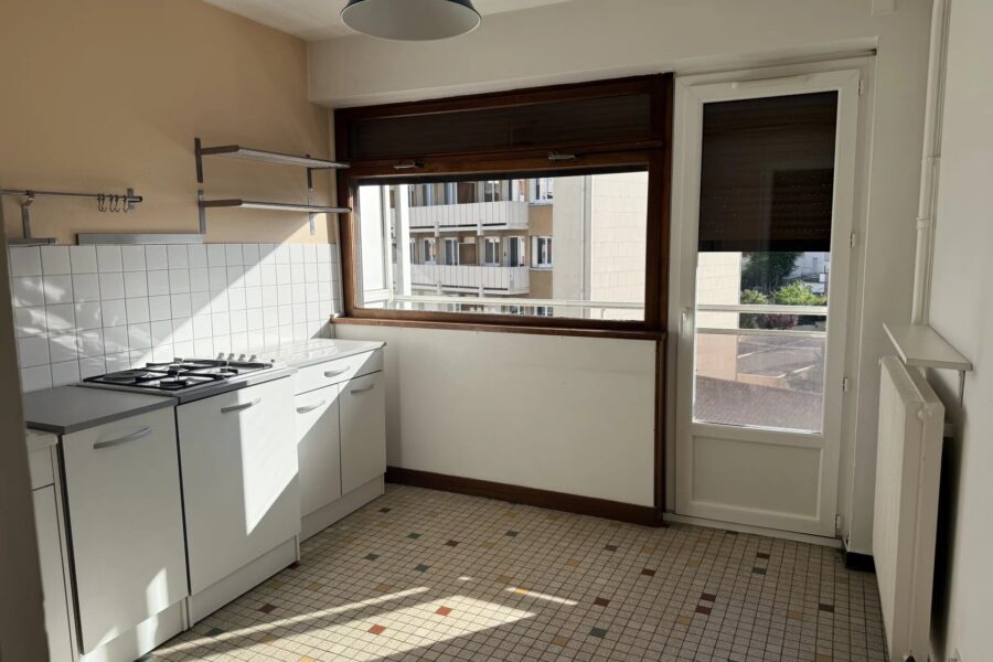 Appartement à vendre à Clermont-ferrand — Vue montagne — photo 2