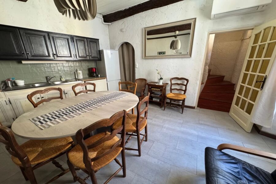 Maison à vendre à Cotignac — Vue sur la ville — photo 11