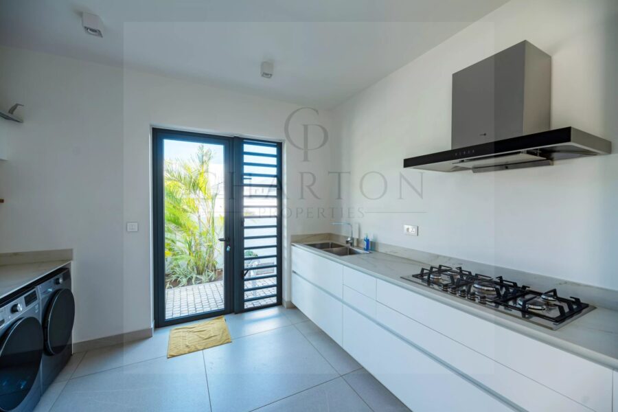 Maison à vendre à Roches noires — Vue parc & jardin — photo 6