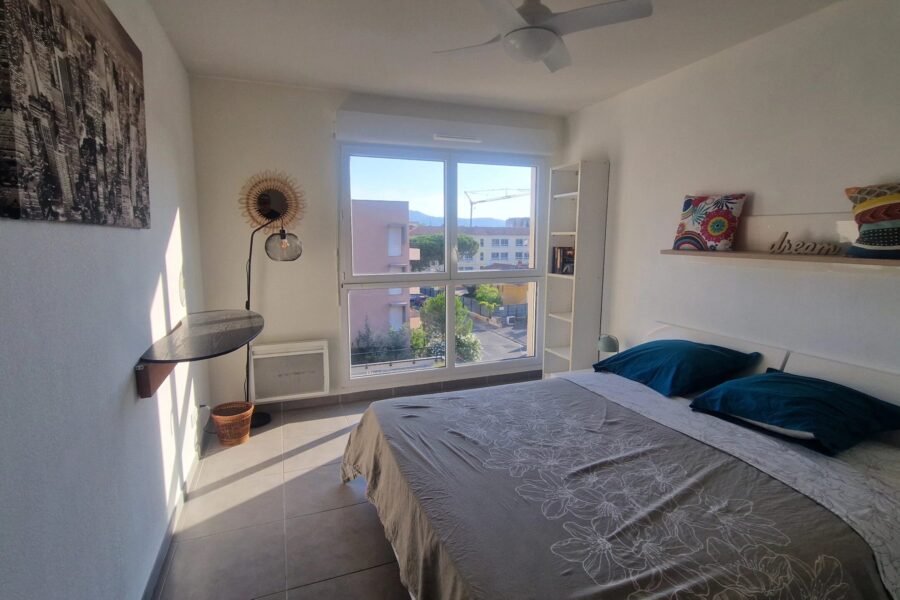 Appartement à vendre à Fréjus — Vue sur la ville — photo 6