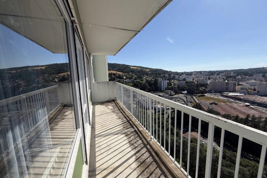Appartement à vendre à Saint-Étienne — Vue montagne — photo 1