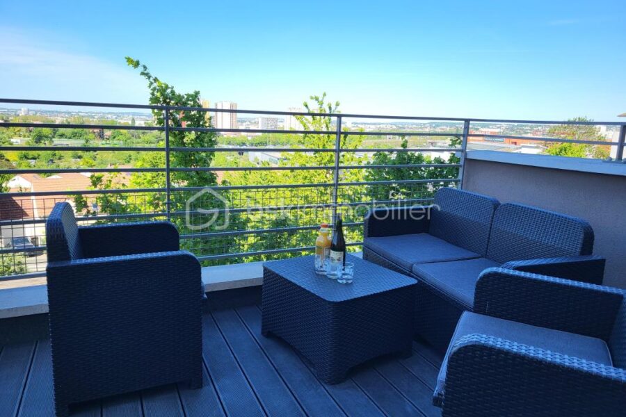 Appartement à vendre à Noisy le sec — Vue sur la ville — photo 1
