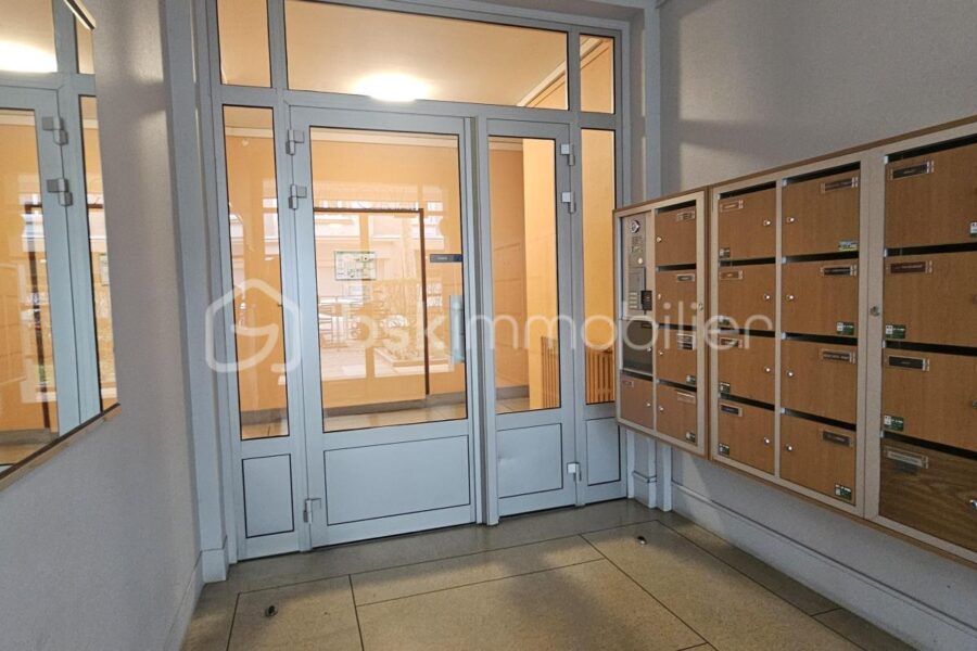 Appartement à vendre à Vichy — Vue sur la ville — photo 4