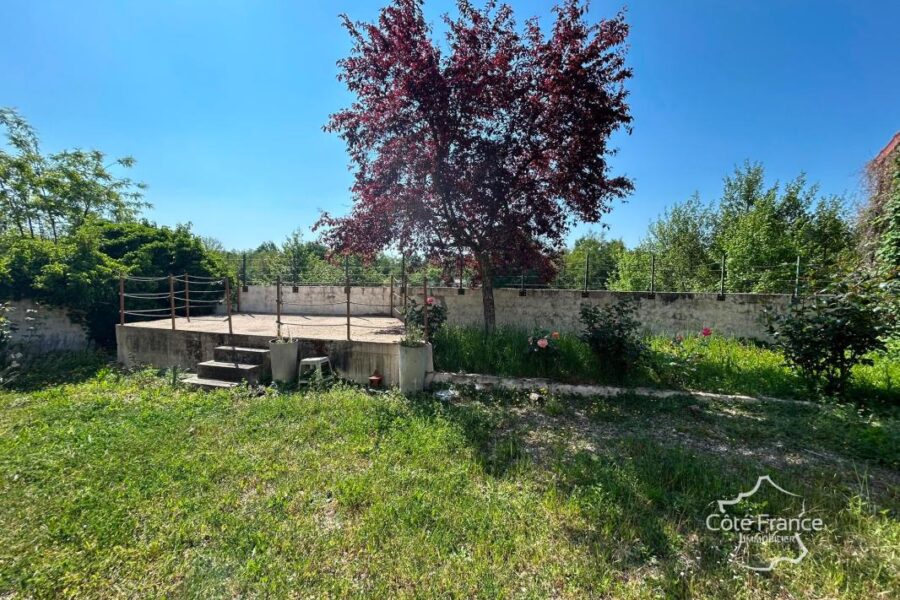 Maison à vendre à Laroche saint cydroine — Vue lac — photo 3