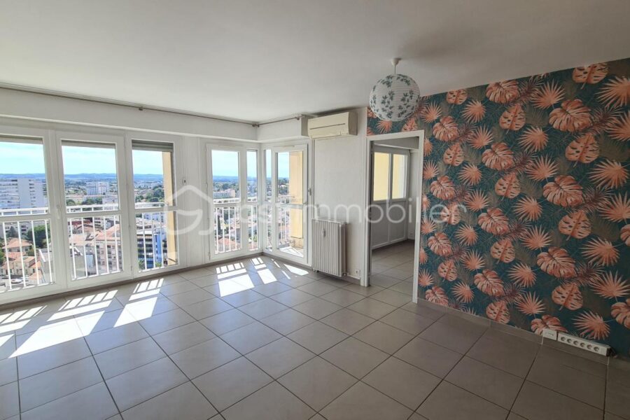 Appartement à vendre à Nimes — Vue sur la ville — photo 3