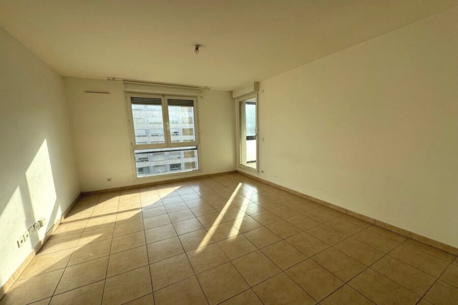 Appartement à vendre à Marseille 8ème — Vue sur la ville — photo 9